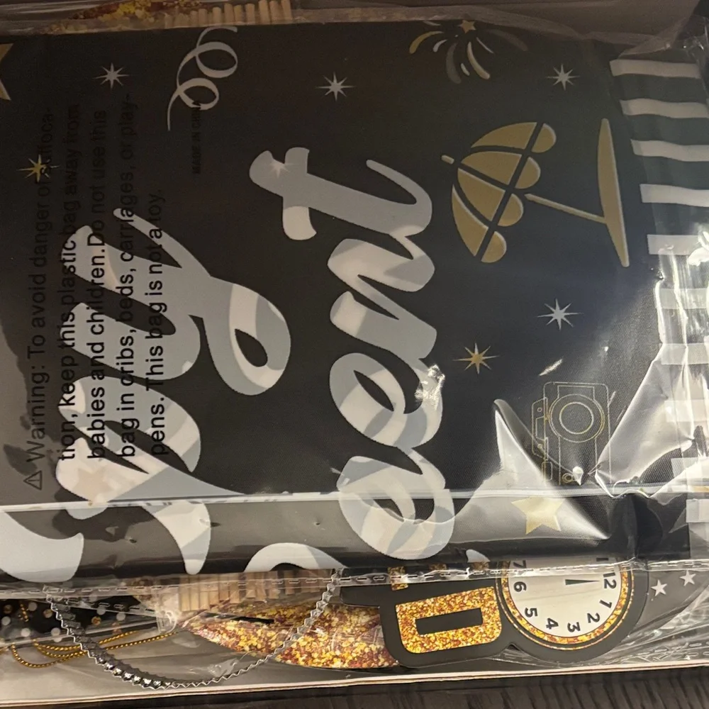 Happy Retirement Party Decoration Set - Black and Gold